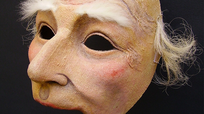 Têtes de bois : Masques et marionnettes