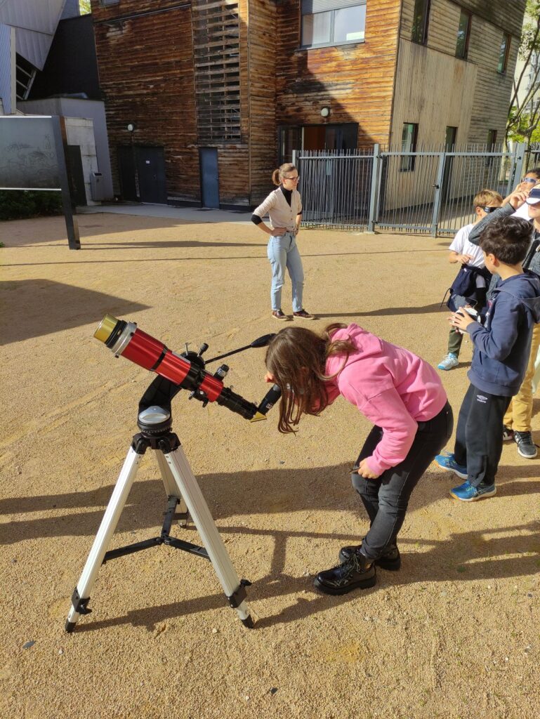 Stages astronomie pour occuper les enfants cet été - Club d'astronomie de Lyon - Planetarium de Vaulx en Velin