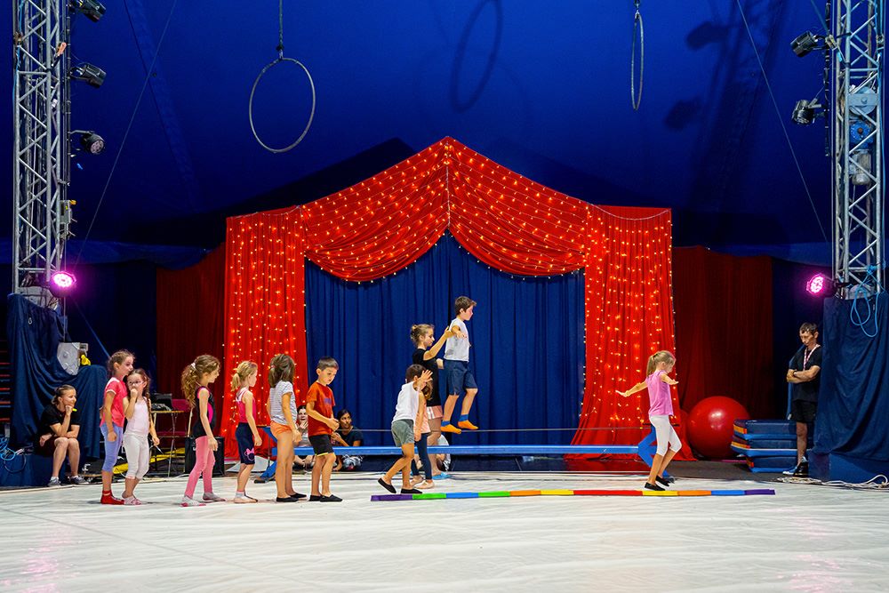 stage de cirque enfants, cirque imagine, vaulx en velin