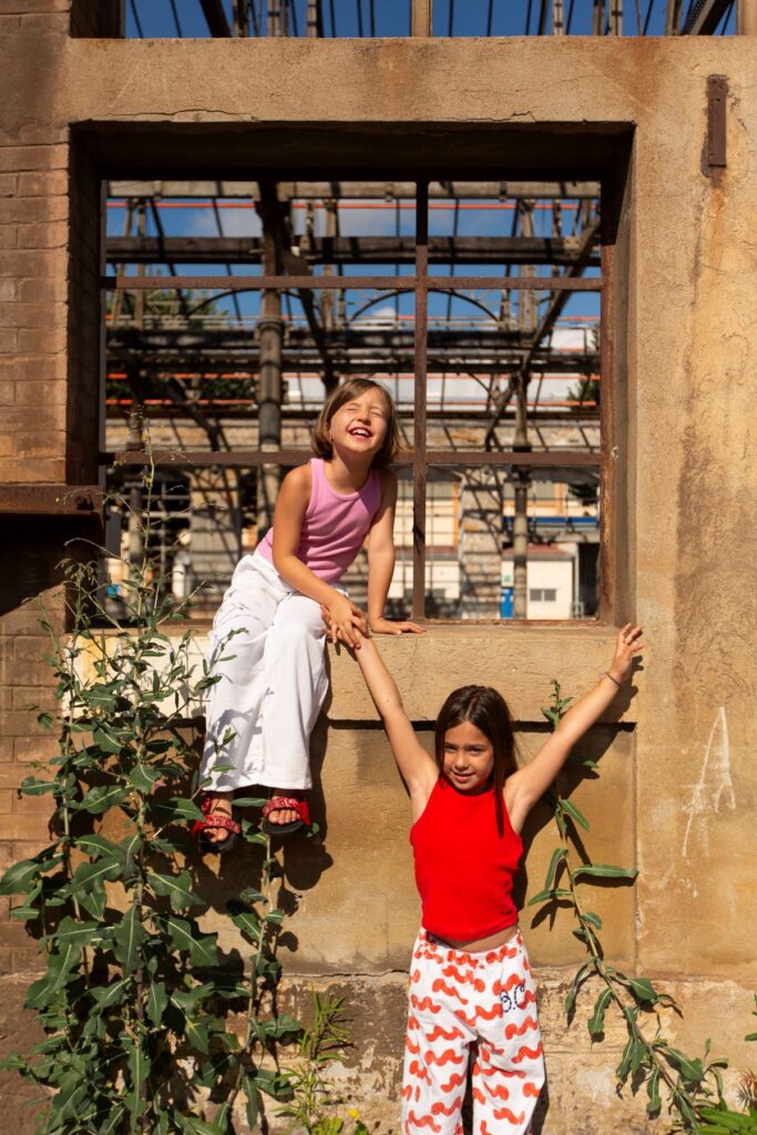 Raphaëlle et Paloma à la une de Grains de Sel septembre 2024