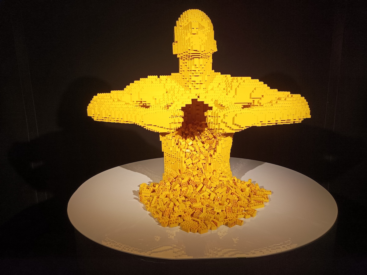 The Art of Brick expo LEGO - Yellow