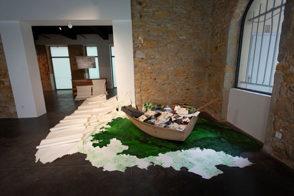 Installation de Raphaëlle Peria, Dérives de nos rêves informulés, fondation Bullukian