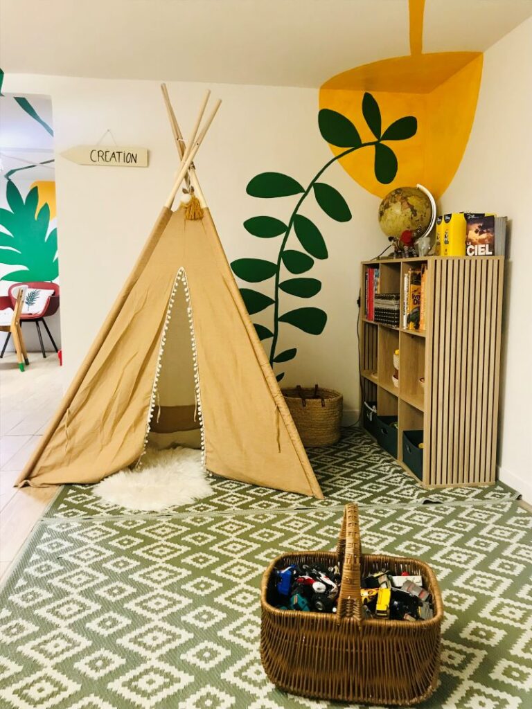 Cabane lieu de loisirs pour enfants © Lydie-Lise