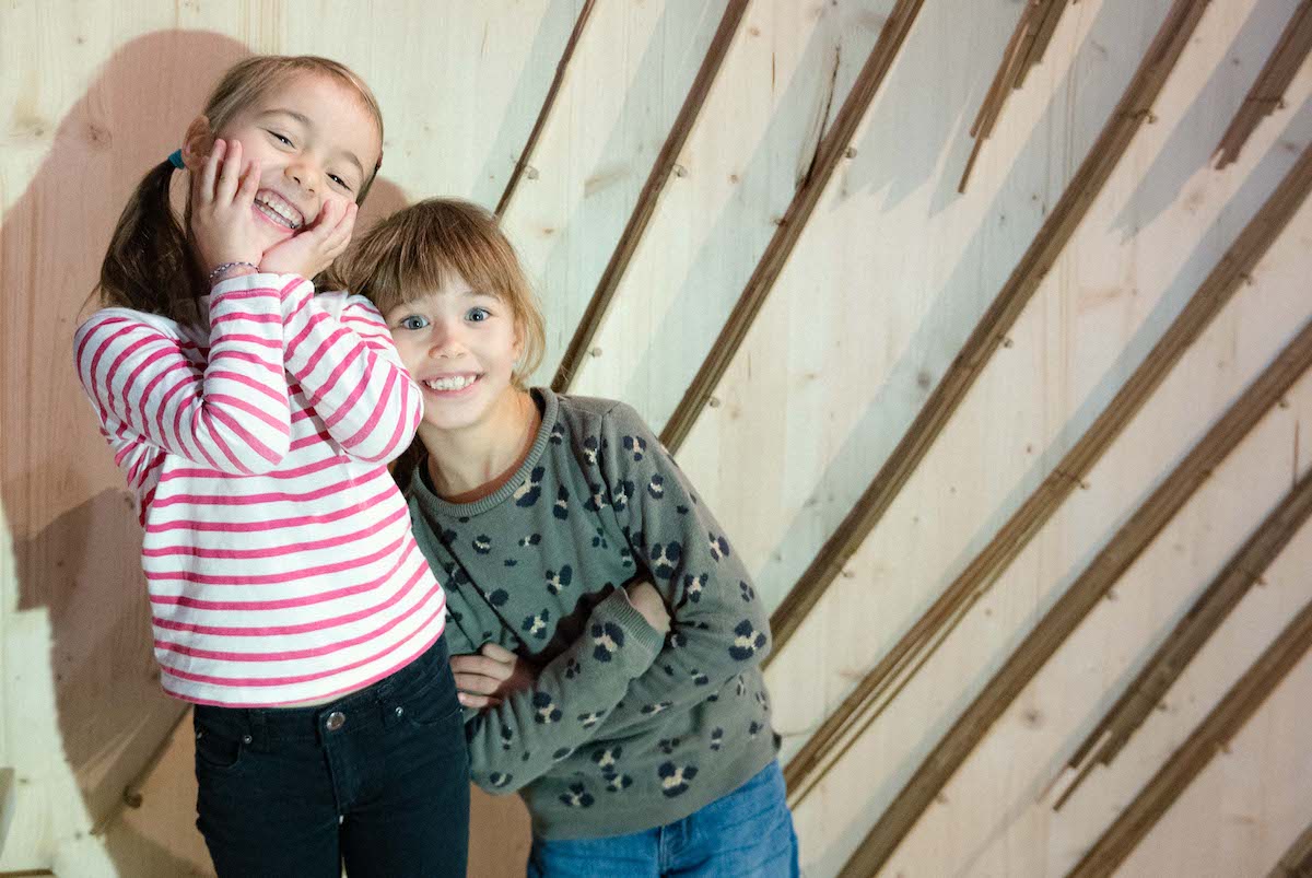 Lou et Maïwen posent pour Grains de Sel