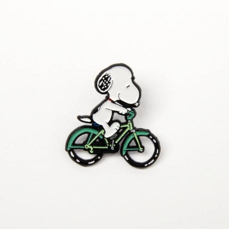 Pin's Snoopy sur vélo