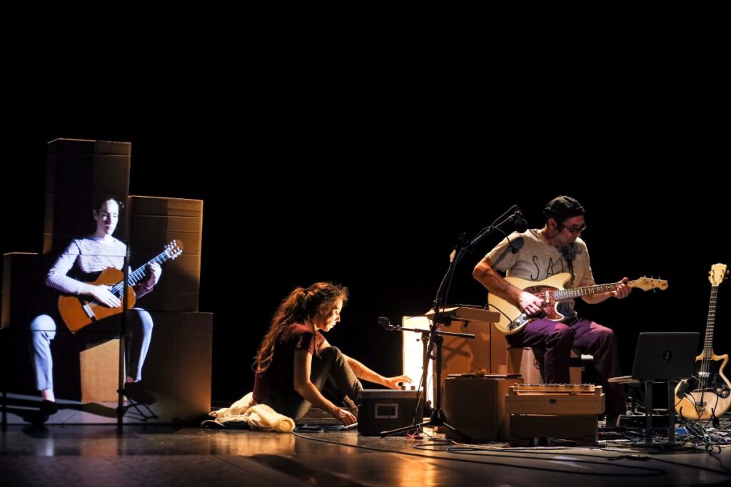 Spectacle M.A.I.S.O.N, Coline Garcia, Cie Scom