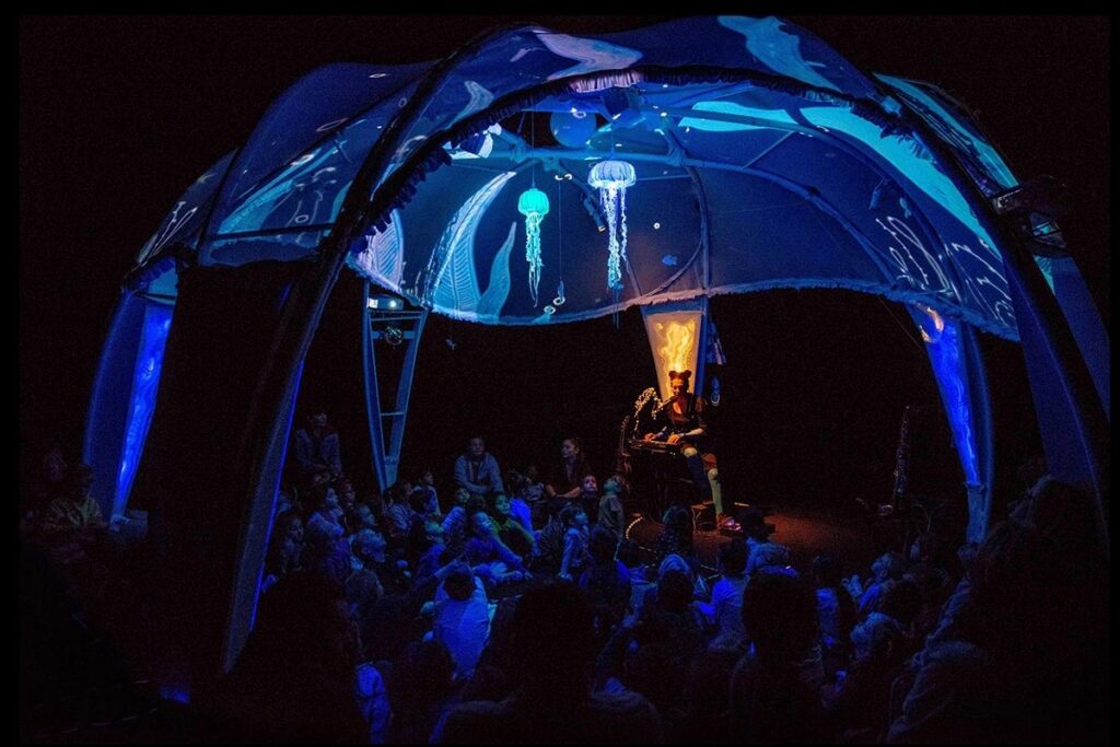 Umi spectacle L'Île Ô