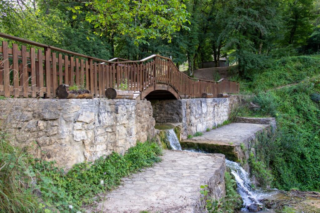 Lac bleu pont Balade de Vareilles