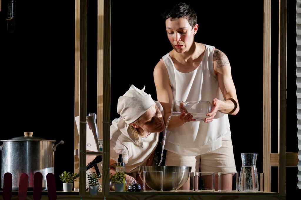 Umami, Collectif A/R