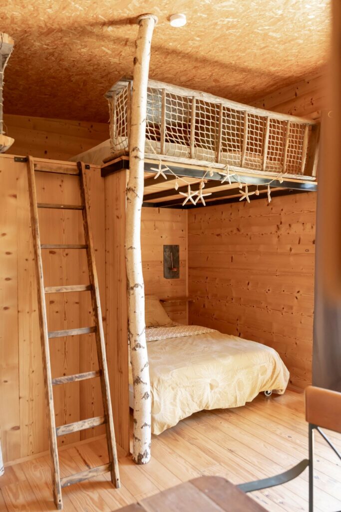 Intérieur cabane Home des Bois, Hauterives
